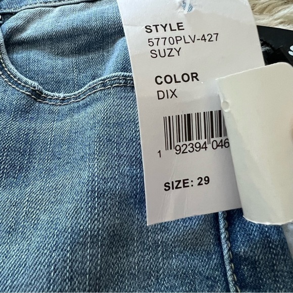 🆕 Articles of Society Suzy Distressed Frayed Hem Jeans in Dix - Picture 10 of 13